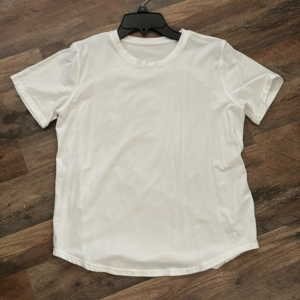 The Gym People Women’s White Athletic Shirt Size Medium - Never Worn